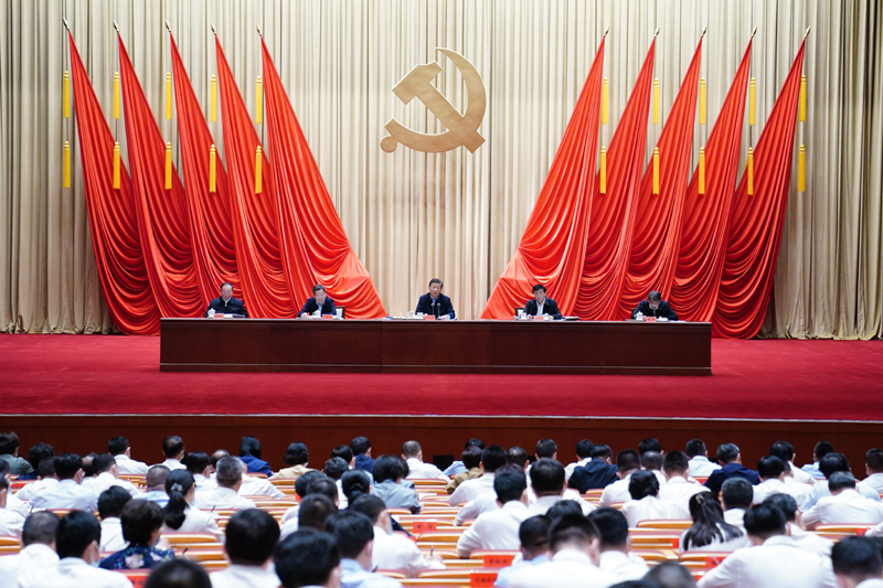 9月1日,2021年秋季学期中央党校(国家行政365体育
)中青年干部培训班在中央党校开班。中共中央总书记、国家主席、中央军委主席习近平在开班式上发表重要讲话。新华社记者 翟健岚 摄